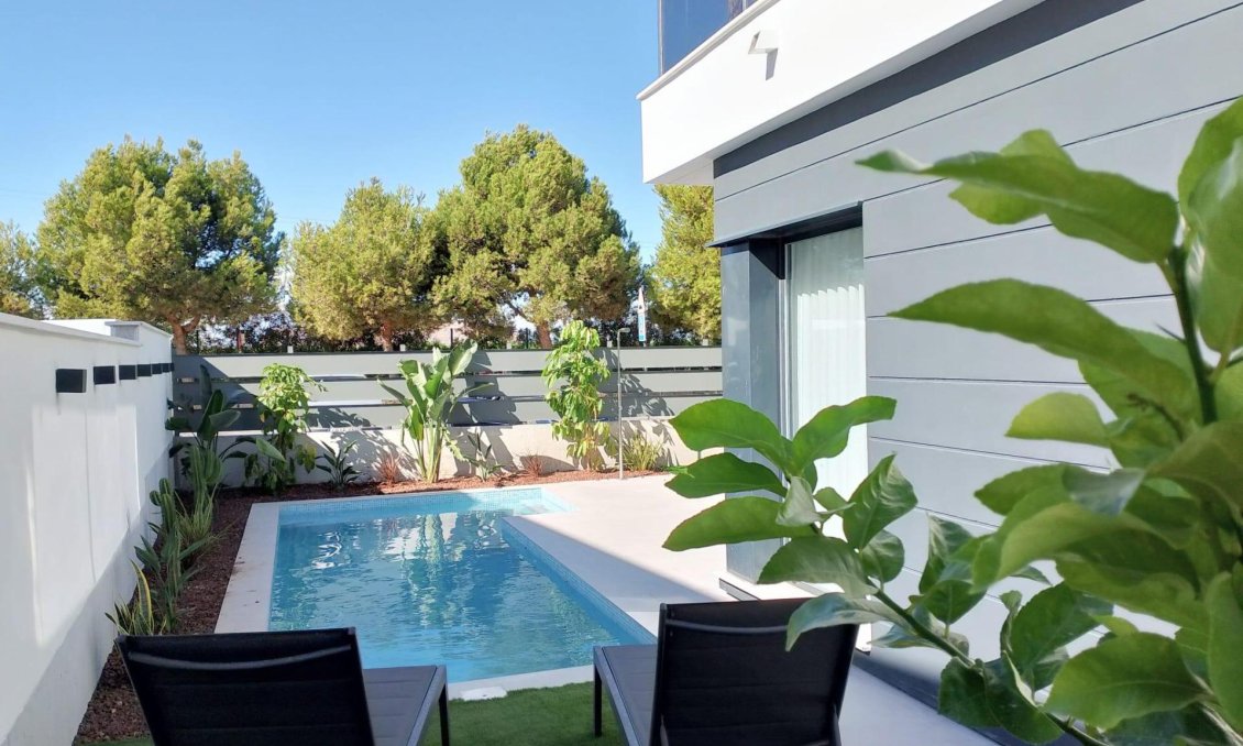 Obra nueva - Villa -
San Javier - Roda Golf