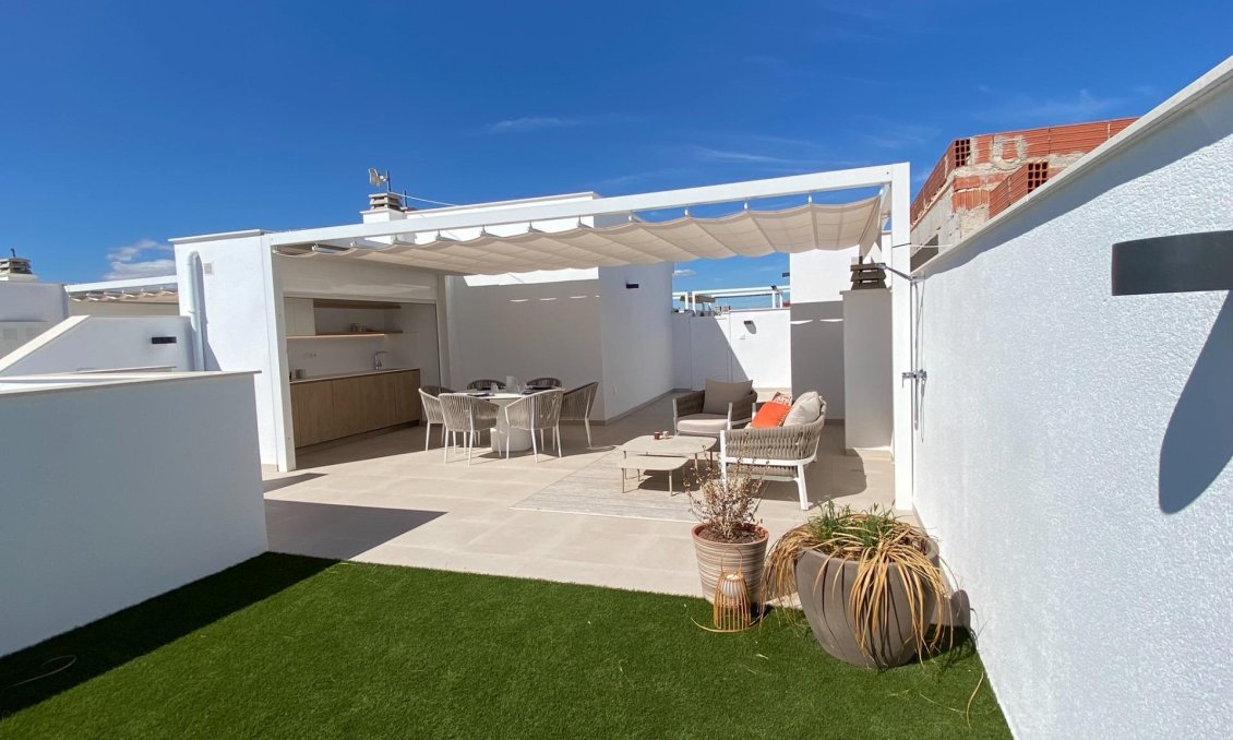 Neue Gebäude - Bungalow -
Pilar de la Horadada - pueblo