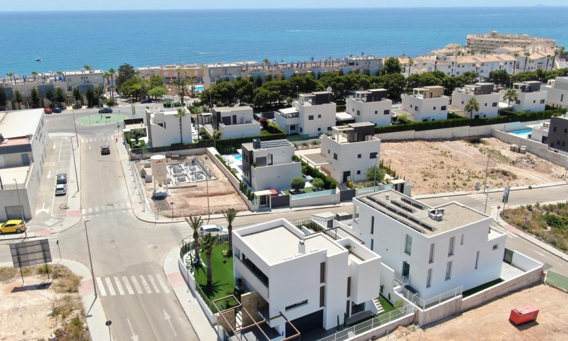 Obra nueva - Villa -
Orihuela Costa - Campoamor