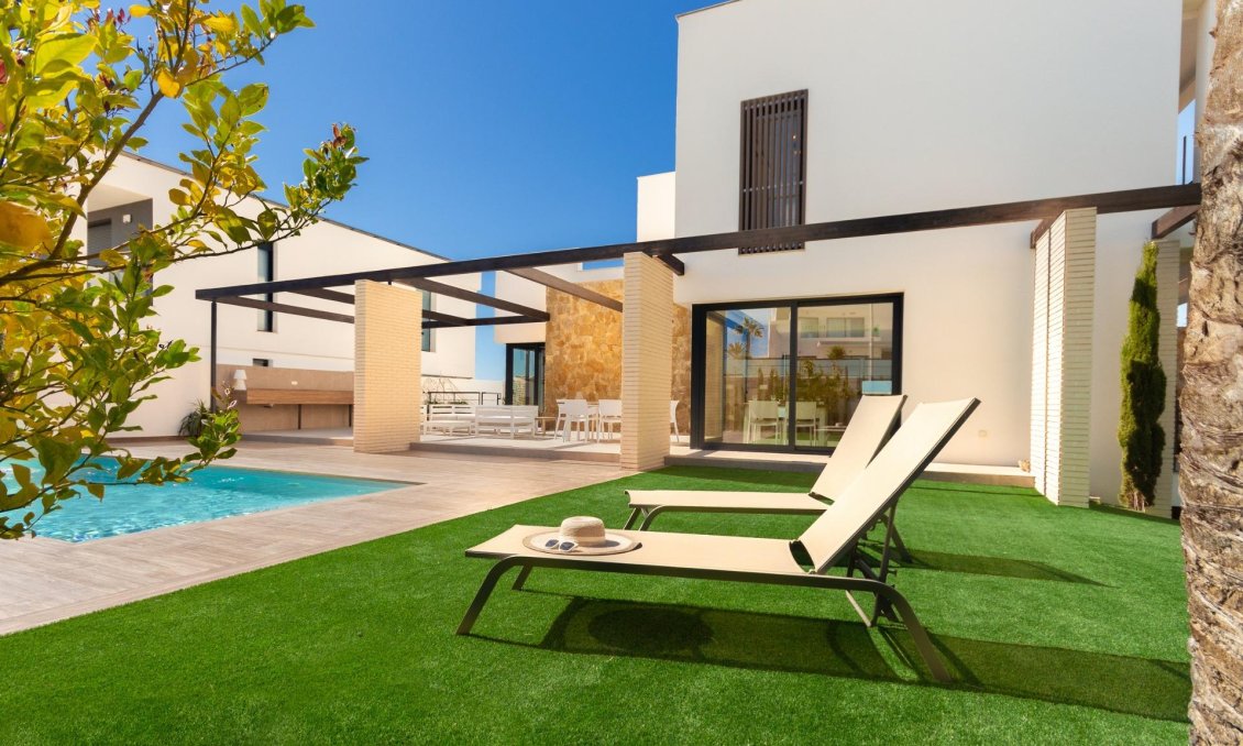 Obra nueva - Villa -
Orihuela Costa - Campoamor