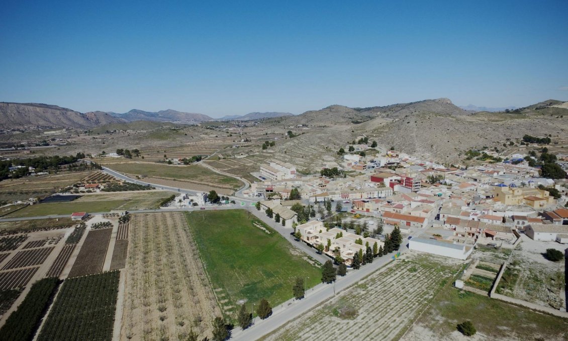 Obra nueva - Villa -
Hondón de las Nieves - Centro