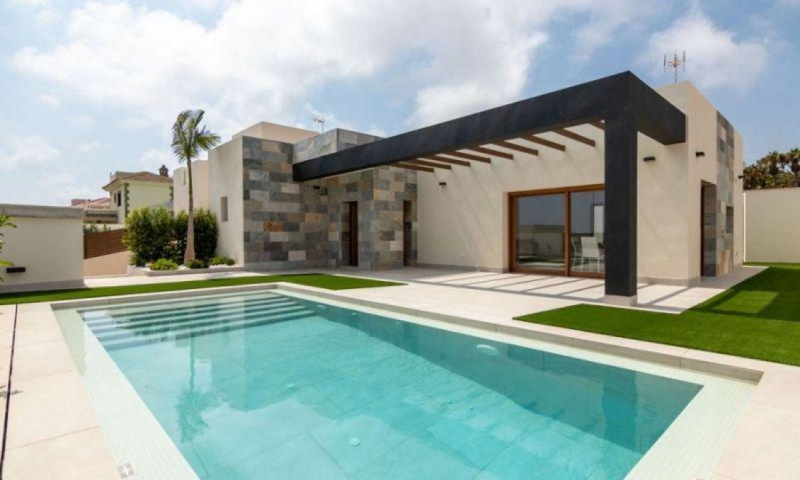Neue Gebäude - Villa -
Torrevieja - Los Altos