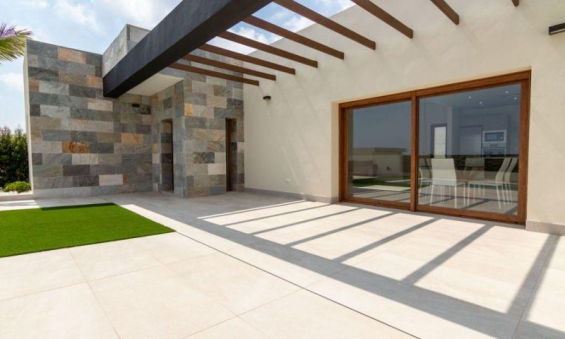 Neue Gebäude - Villa -
Torrevieja - Los Altos