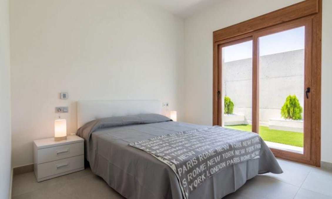 Neue Gebäude - Villa -
Torrevieja - Los Altos