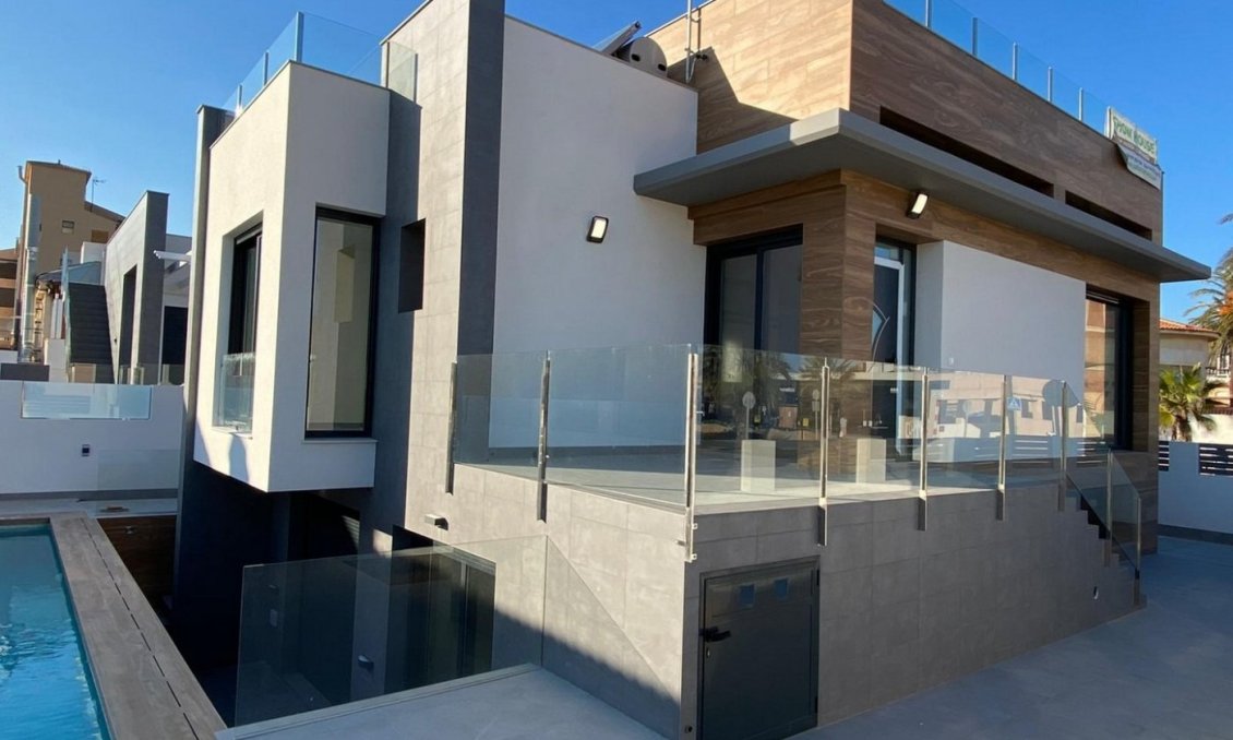 Obra nueva - Villa -
Torrevieja - La Mata