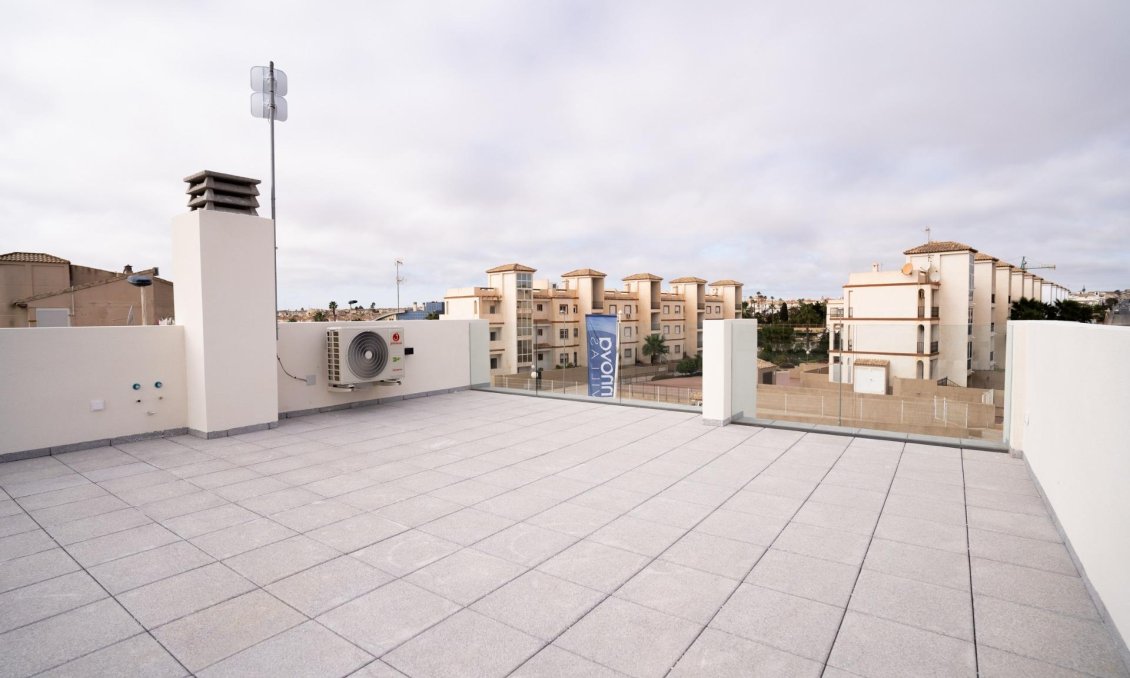 Neue Gebäude - Town House -
Orihuela Costa - Entre golf