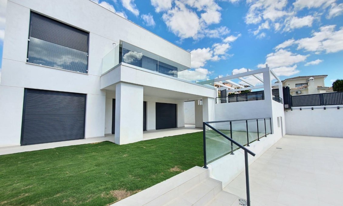 Neue Gebäude - Villa -
Manilva - La Duquesa