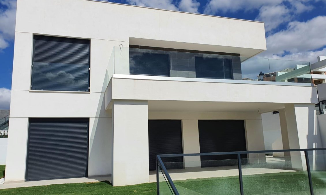 Neue Gebäude - Villa -
Manilva - La Duquesa