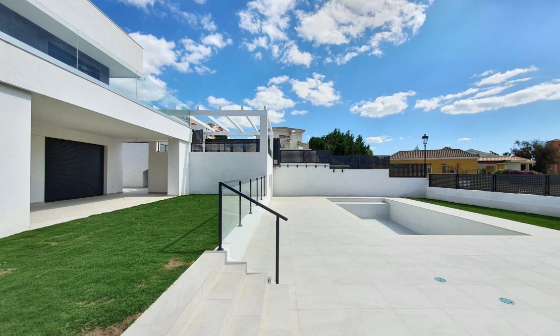 Neue Gebäude - Villa -
Manilva - La Duquesa