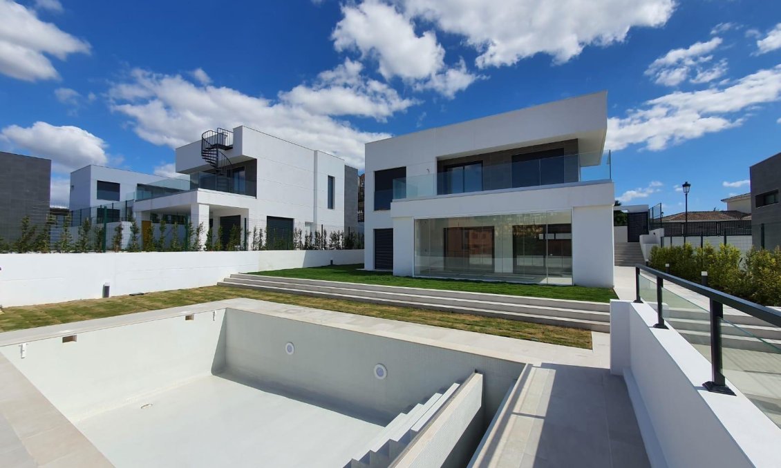 Neue Gebäude - Villa -
Manilva - La Duquesa