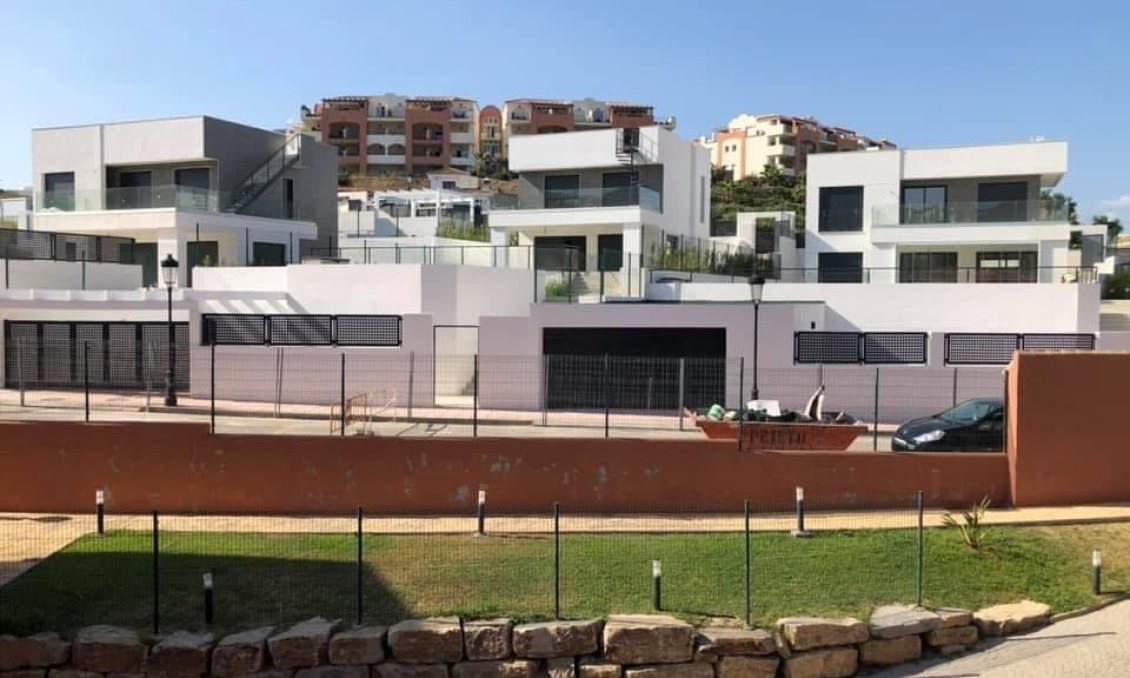 Neue Gebäude - Villa -
Manilva - La Duquesa