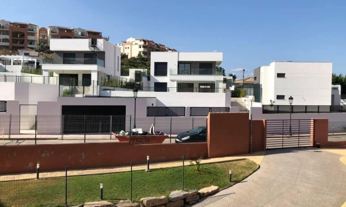Neue Gebäude - Villa -
Manilva - La Duquesa