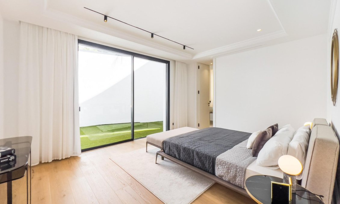 Obra nueva - Villa -
Marbella - Lomas De Marbella Club
