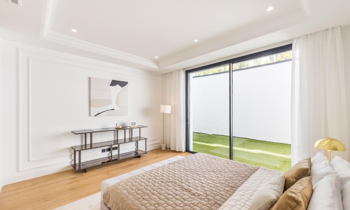 Obra nueva - Villa -
Marbella - Lomas De Marbella Club
