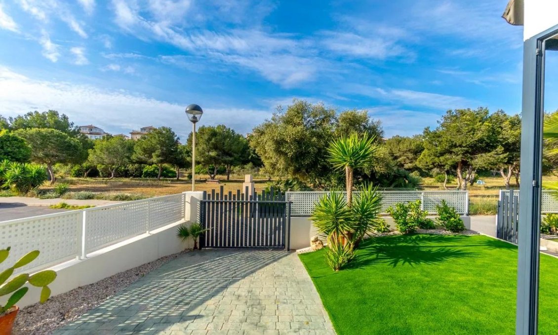 Segunda mano - Villa -
Orihuela Costa - Costa Blanca