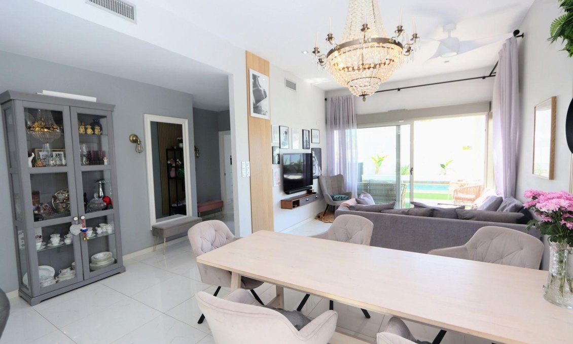 Segunda mano - Villa -
Orihuela Costa - Costa Blanca
