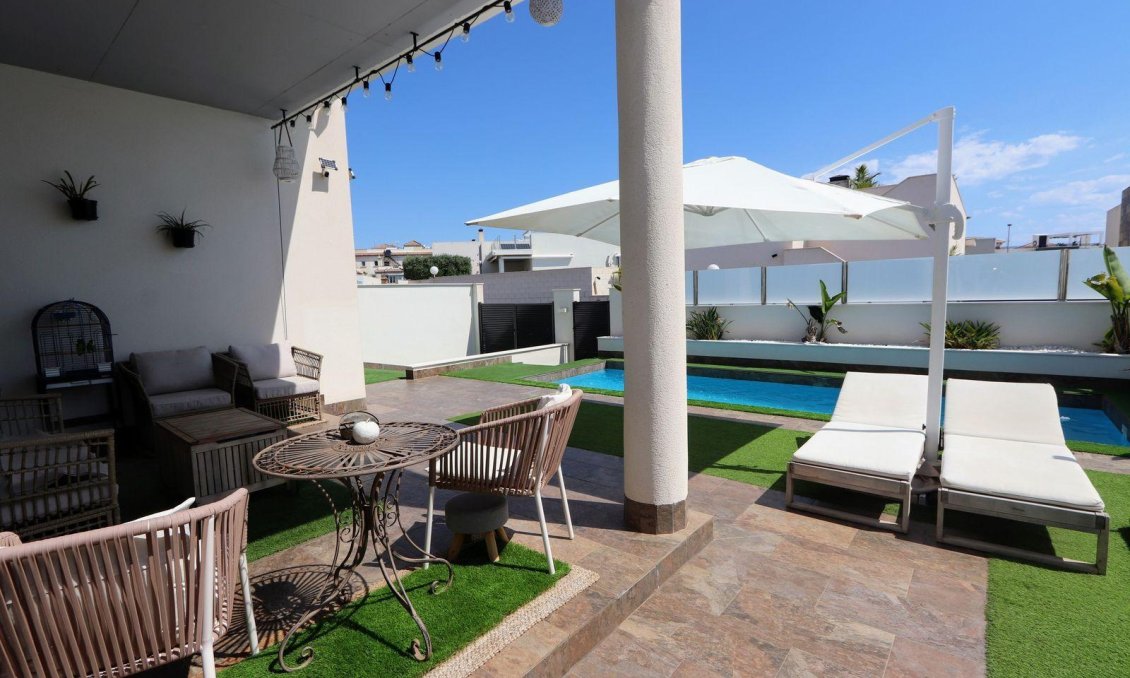 Segunda mano - Villa -
Orihuela Costa - Costa Blanca