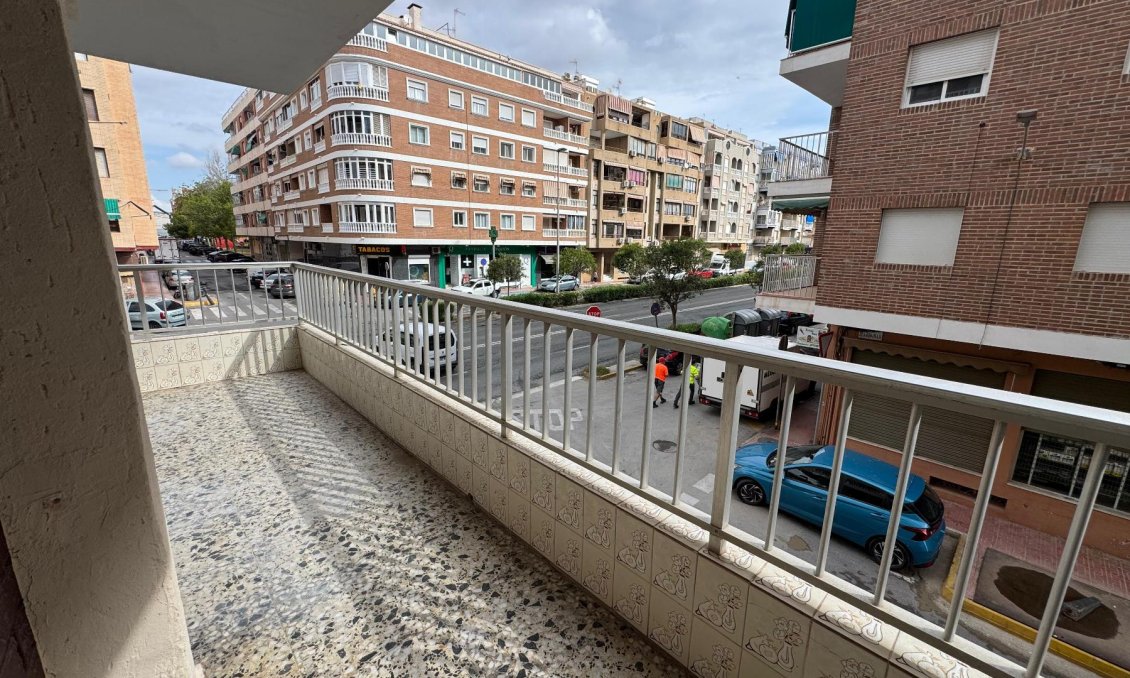 Wiederverkauf - Wohnung -
Torrevieja - Costa Blanca