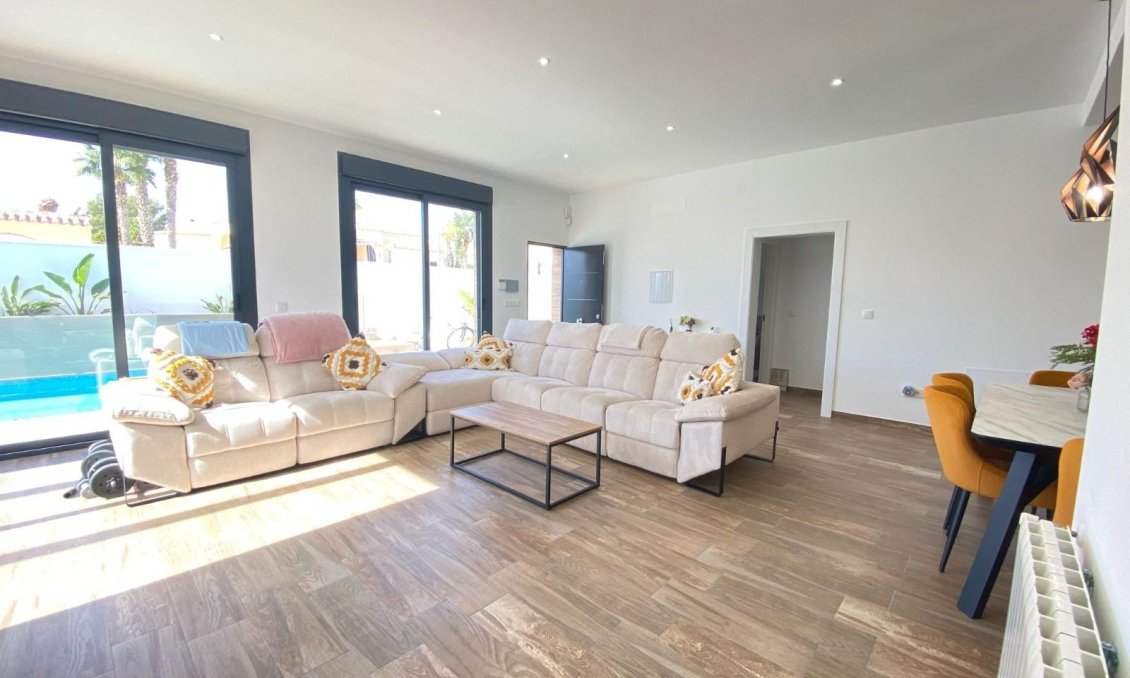 Használt Ingatlanok - Villa -
Orihuela Costa - Costa Blanca
