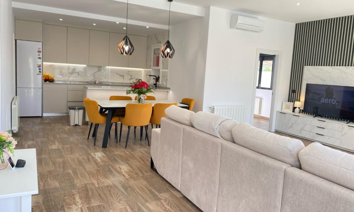 Használt Ingatlanok - Villa -
Orihuela Costa - Costa Blanca