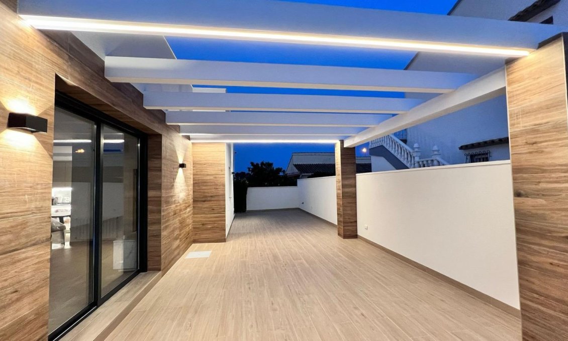Használt Ingatlanok - Villa -
Orihuela Costa - Costa Blanca