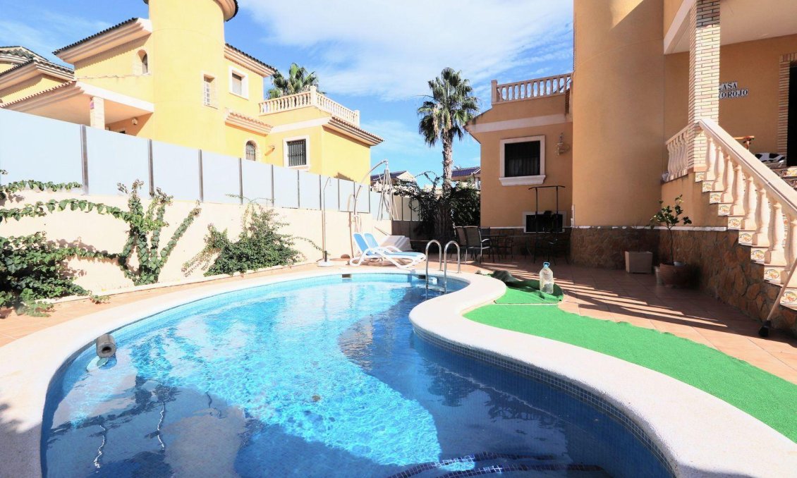 Segunda mano - Villa -
Villamartin - Costa Blanca