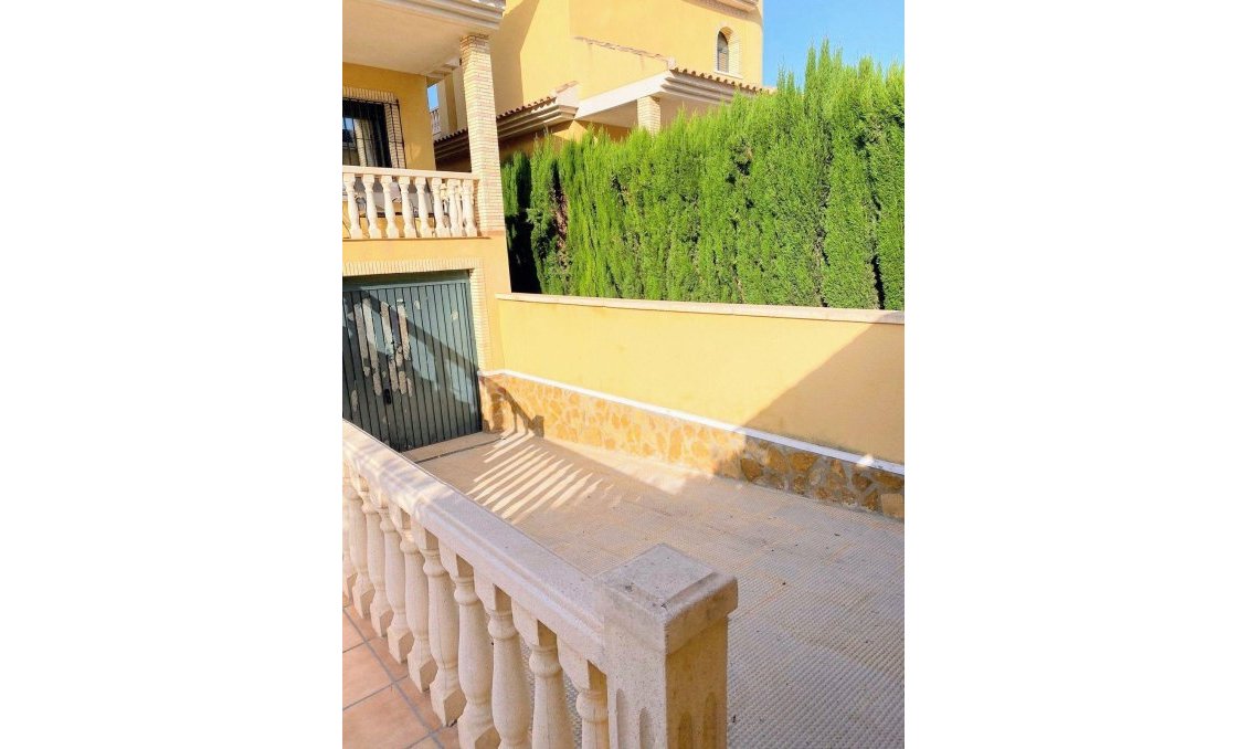 Segunda mano - Villa -
Villamartin - Costa Blanca