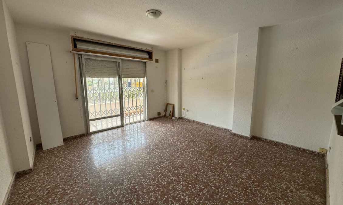 Használt Ingatlanok - Apartman -
Torrevieja - Costa Blanca