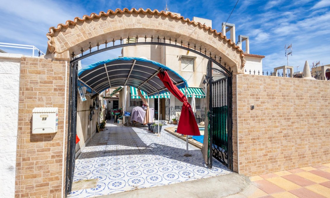 Segunda mano - Villa -
Torrevieja - Costa Blanca