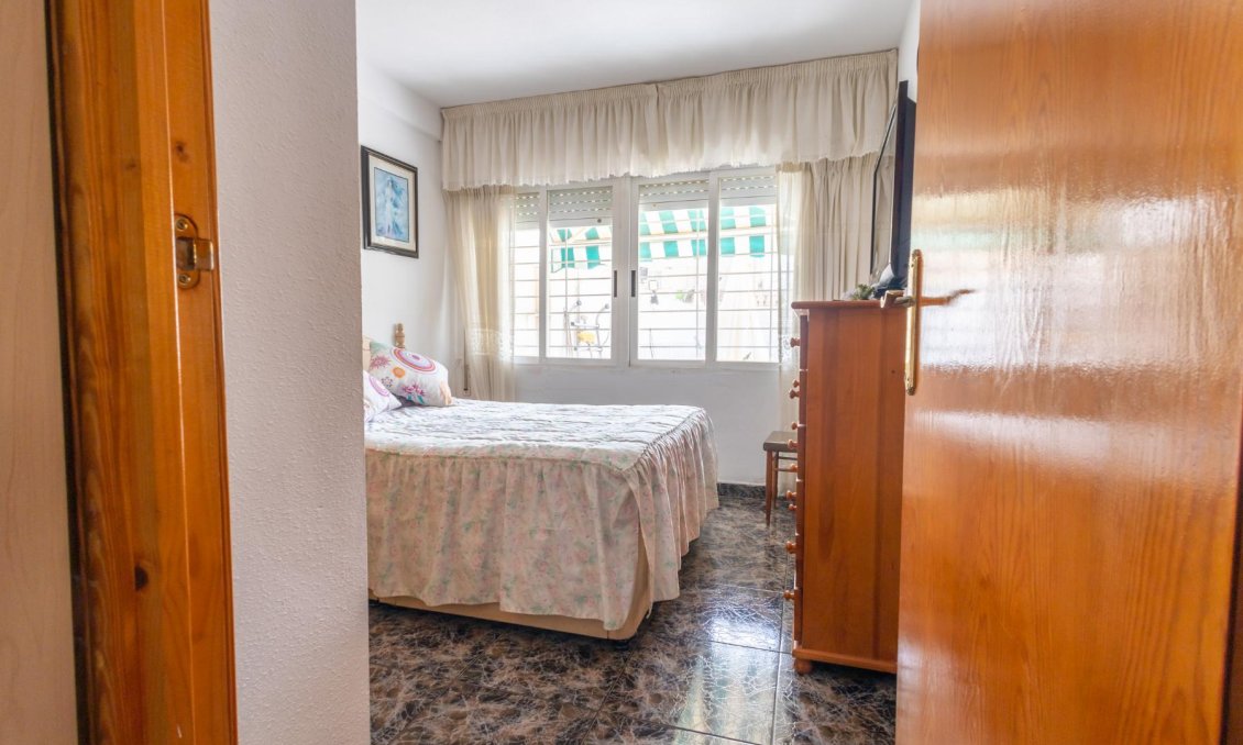 Segunda mano - Villa -
Torrevieja - Costa Blanca