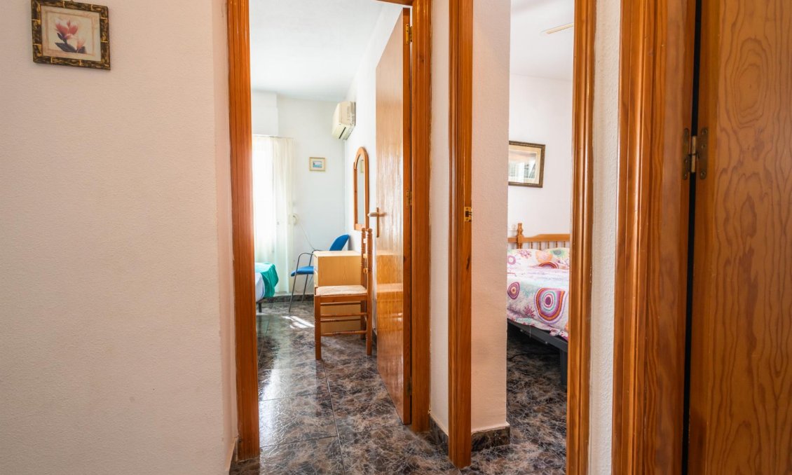 Segunda mano - Villa -
Torrevieja - Costa Blanca