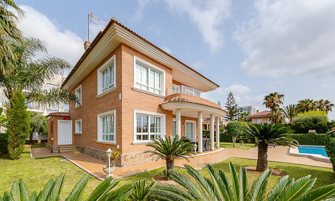 Wiederverkauf - Villa -
Torrevieja - Costa Blanca