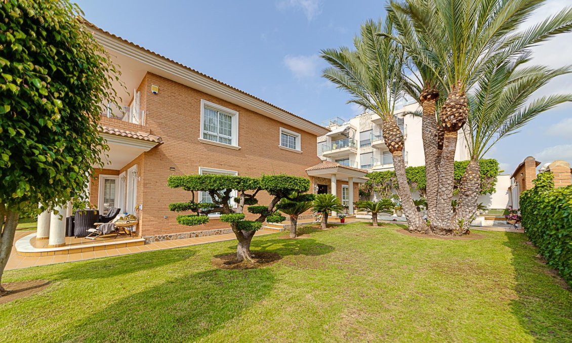 Wiederverkauf - Villa -
Torrevieja - Costa Blanca