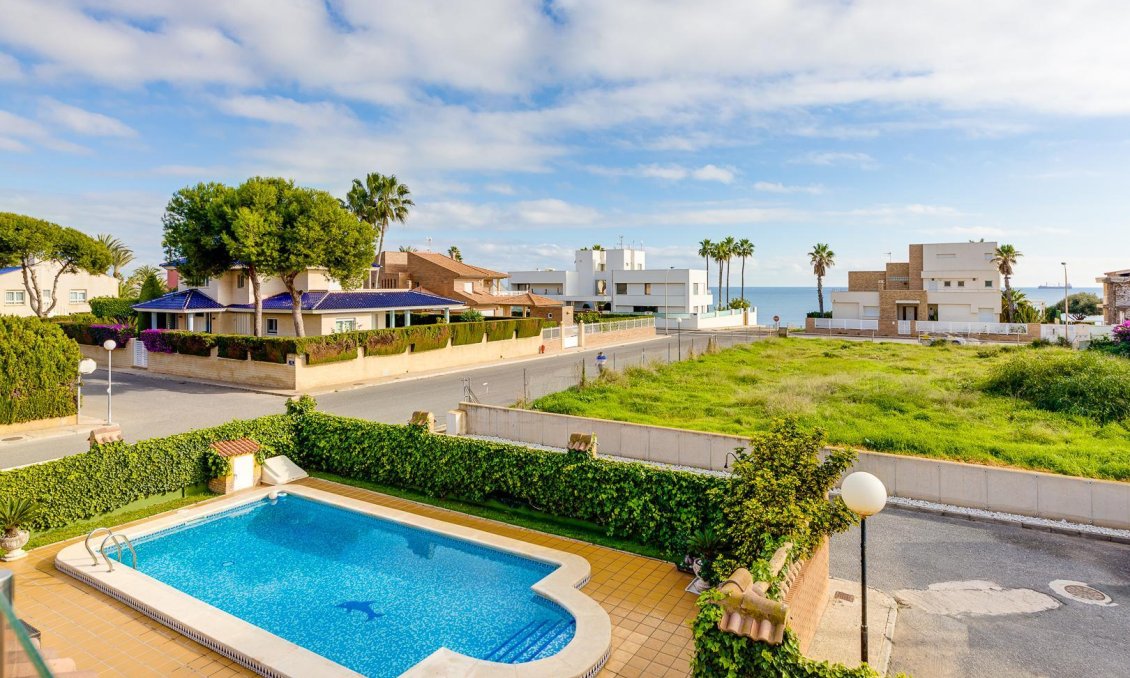 Wiederverkauf - Villa -
Torrevieja - Costa Blanca