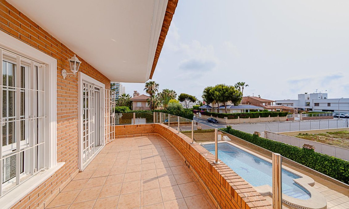 Wiederverkauf - Villa -
Torrevieja - Costa Blanca