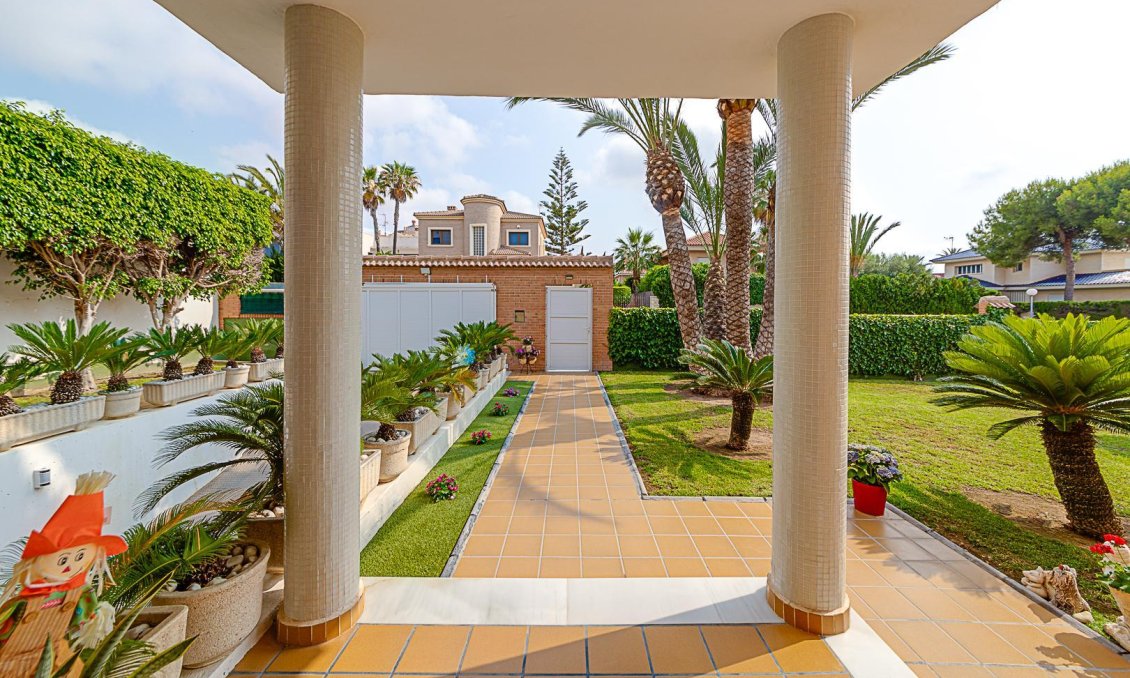 Wiederverkauf - Villa -
Torrevieja - Costa Blanca