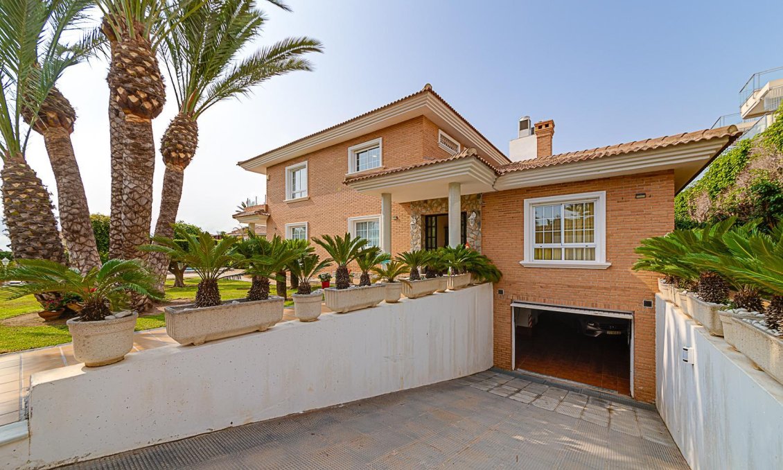 Wiederverkauf - Villa -
Torrevieja - Costa Blanca