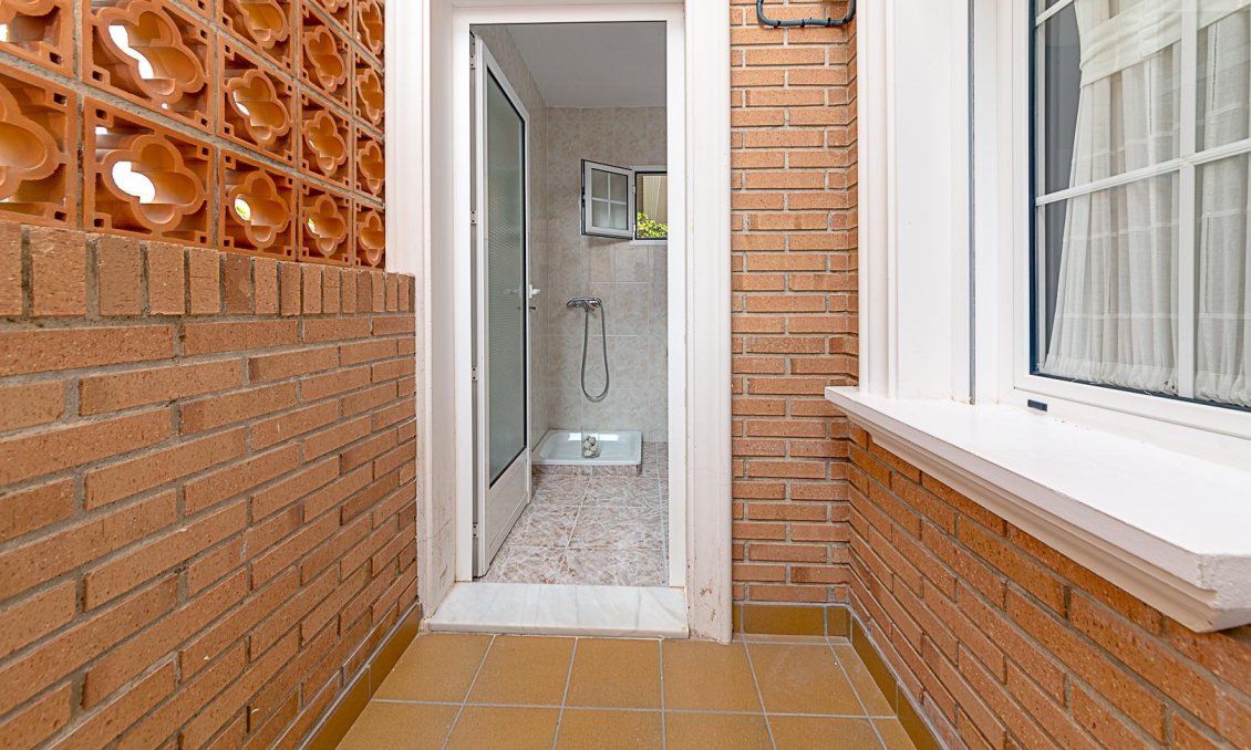 Wiederverkauf - Villa -
Torrevieja - Costa Blanca