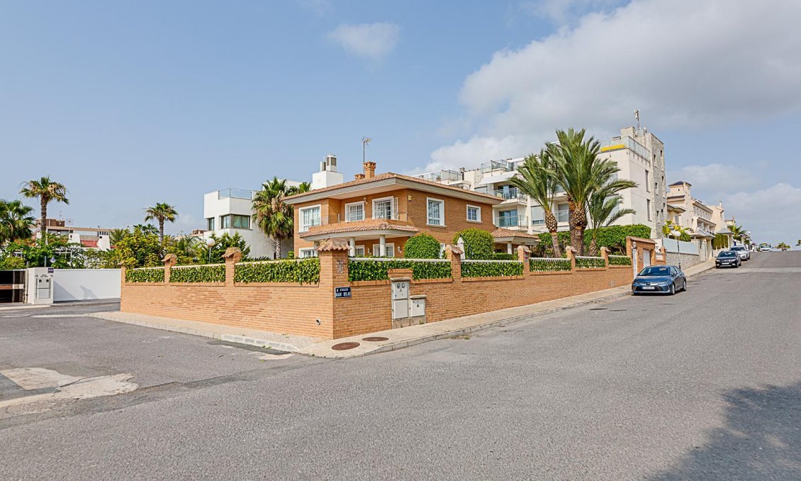 Wiederverkauf - Villa -
Torrevieja - Costa Blanca