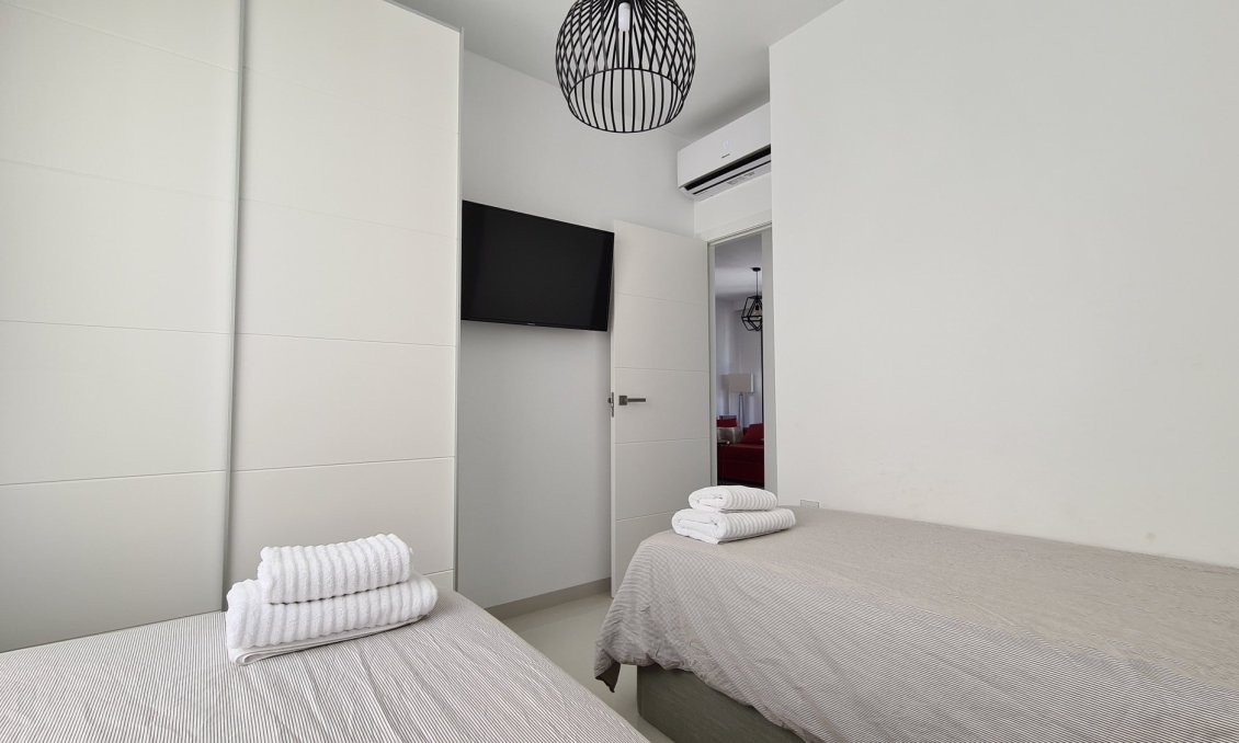 Segunda mano - Bungalow -
Pilar de la Horadada - Costa Blanca
