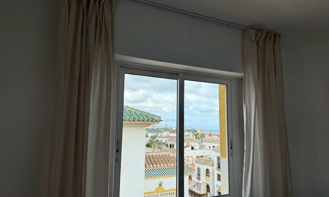 Segunda mano - Bungalow -
Torrevieja - Cañada Del Molino