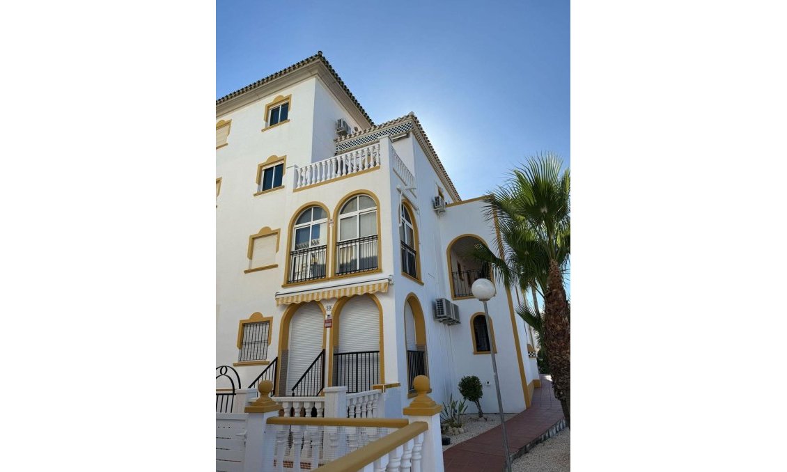 Segunda mano - Bungalow -
Torrevieja - Cañada Del Molino