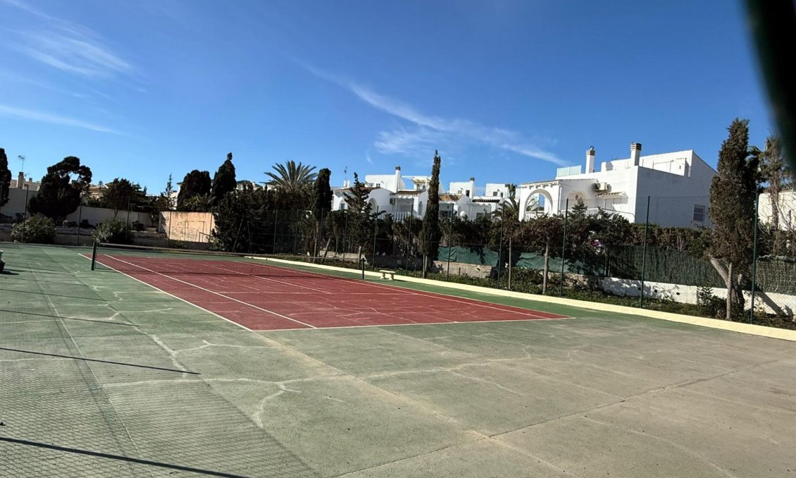 Segunda mano - Bungalow -
Torrevieja - Cañada Del Molino
