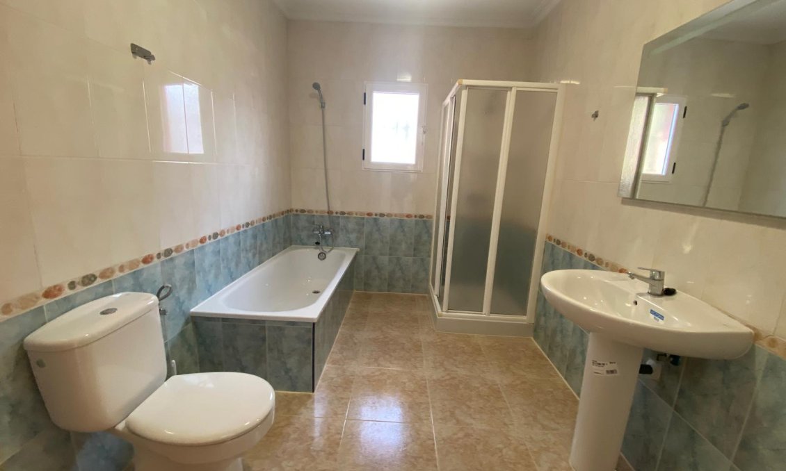 Segunda mano - Town House -
Algorfa - Inland