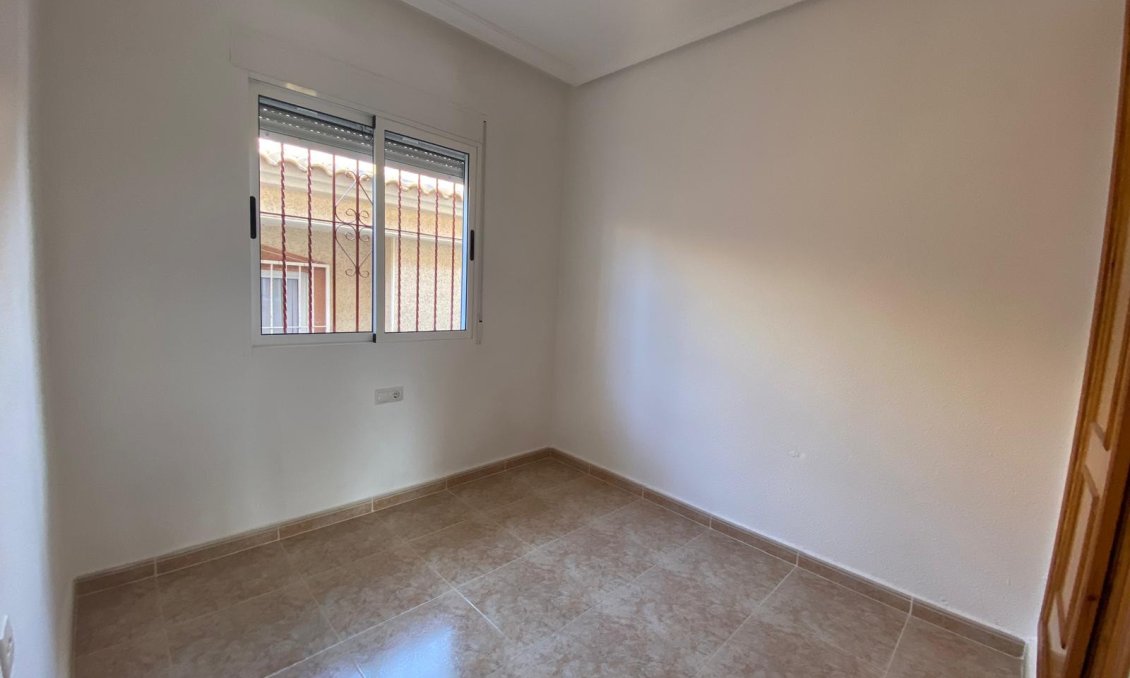 Segunda mano - Town House -
Algorfa - Inland