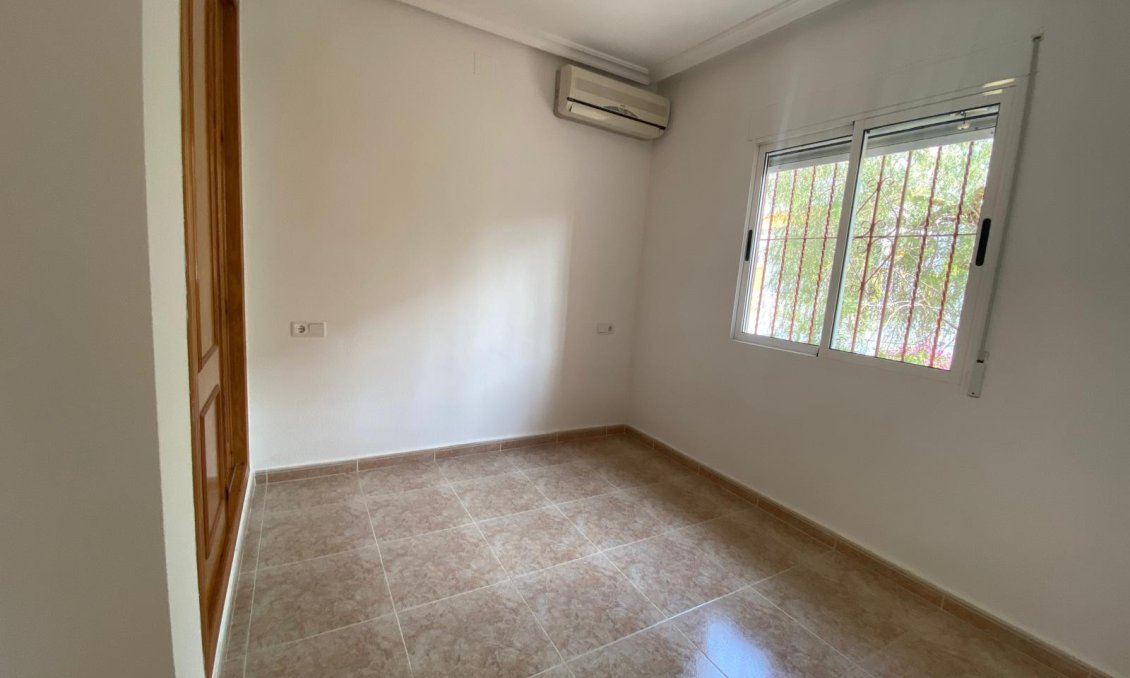 Segunda mano - Town House -
Algorfa - Inland