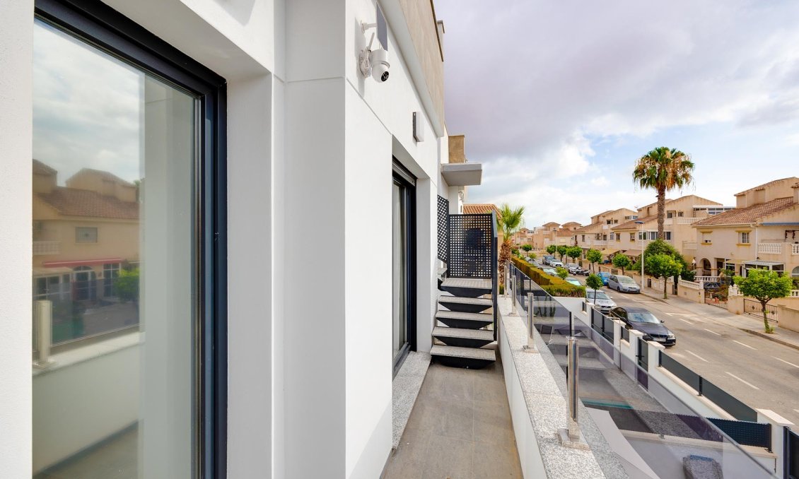 Segunda mano - Villa -
Torrevieja - Costa Blanca