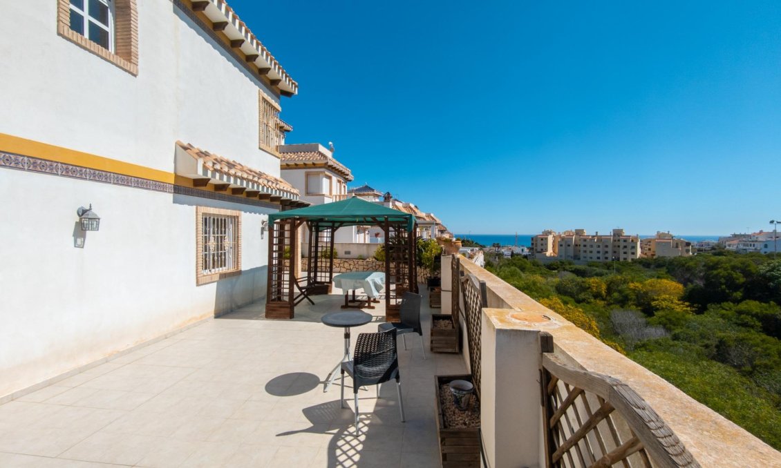 Segunda mano - Villa -
Torrevieja - La Mata