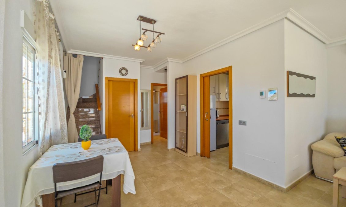 Segunda mano - Villa -
Torrevieja - La Mata