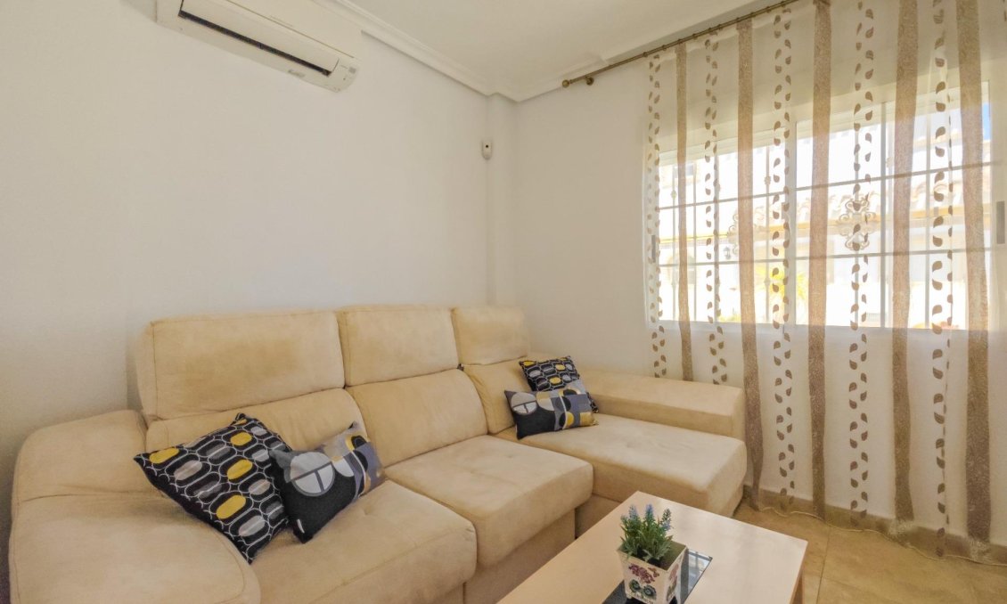 Segunda mano - Villa -
Torrevieja - La Mata